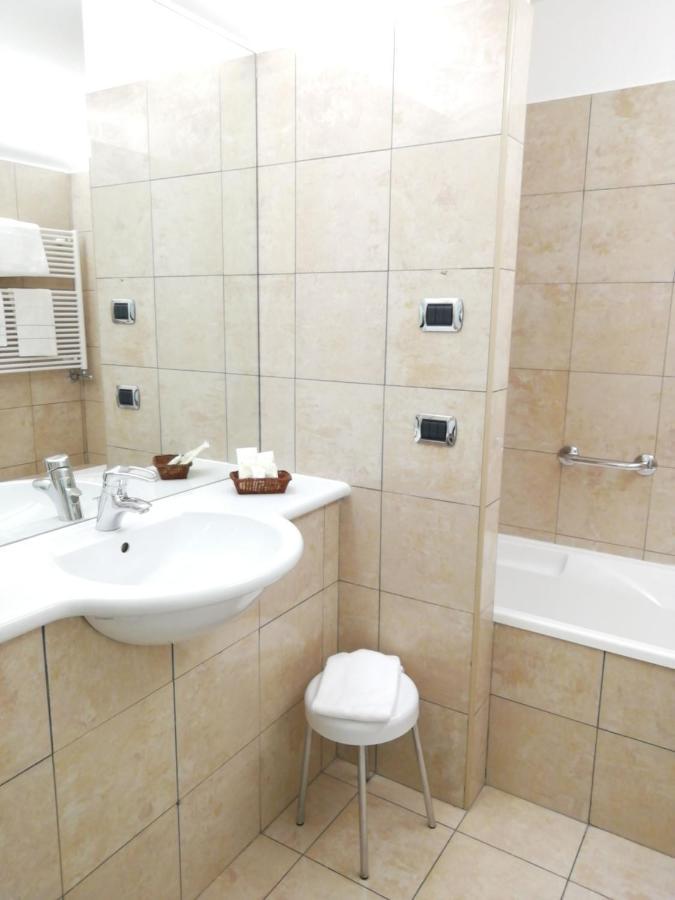 Delta Hotel Apartments San Donato Milanese Exterior foto